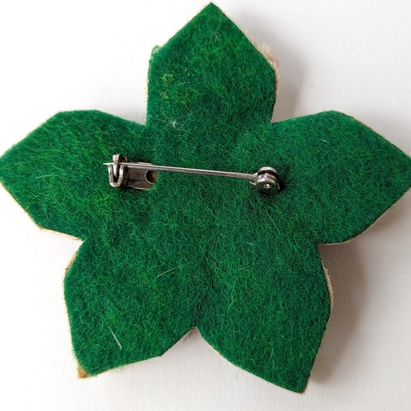 Vintage Handmade Inuit Real Fur Flower Brooch- Made in Canada Indigenous Art - Picture 11 of 13